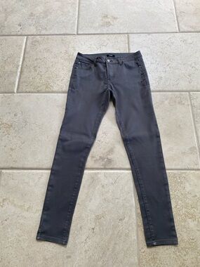 Kensie Skinny Jeans in Charcoal Gray Size 6/28